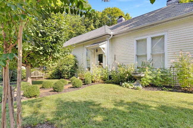 Photo - Beautiful Furnished 3 Bedroom Home in Historic District