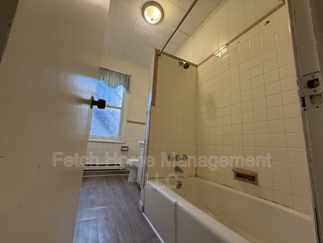 Photo - 347 S George St