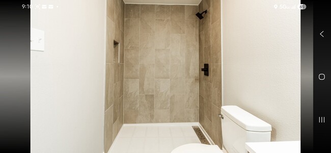 Photo - 324 W Live Oak Ln
