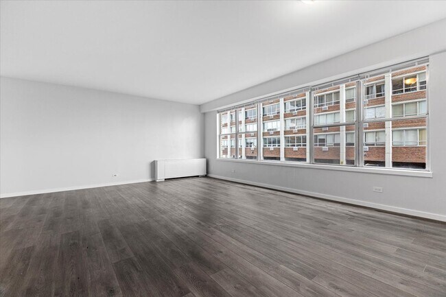 Photo - 6157 N Sheridan Rd Condo Unit #  03C
