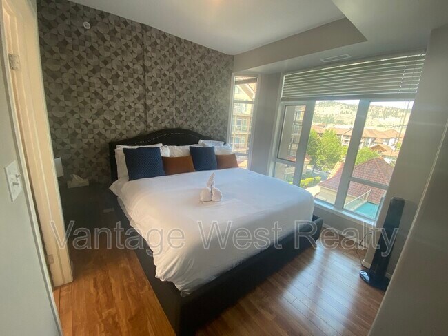 Photo - 1128-1128 Sunset Dr