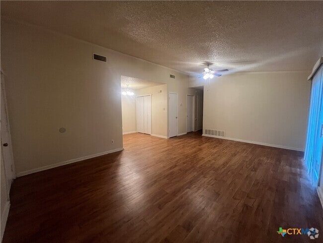 Building Photo - 1524 Shannon Cir Rental