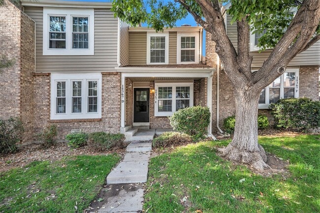 Building Photo - Freshly Painted & Move-In Ready! 3 bedroom... Rental