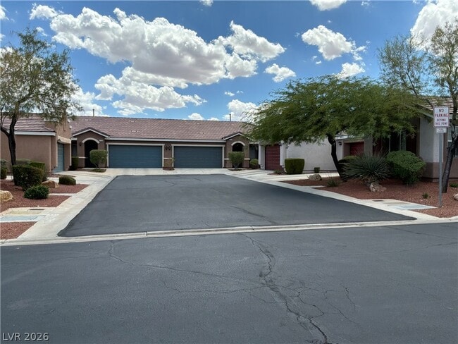 5415 Blue Oat Ave