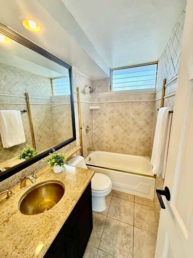 Photo - Century Park Plaza/2BR/2BA/2PK Unidad 2002B