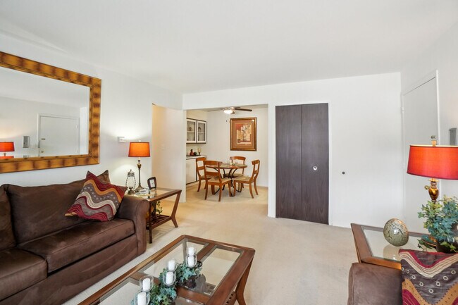Sunset Plaza Apartments