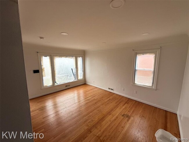 Photo - 386 Amherst St