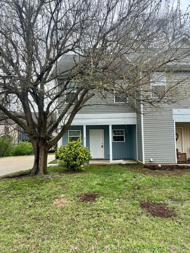 Photo - Showing Now! 2BR 2.5BA Townhouse Moments From Murfreesboro Square