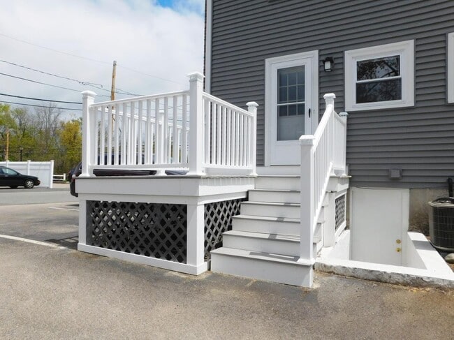 Photo - 249 Bridge St