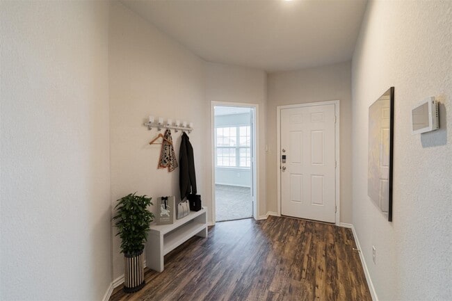 Photo - 6102 Lilly Belle St