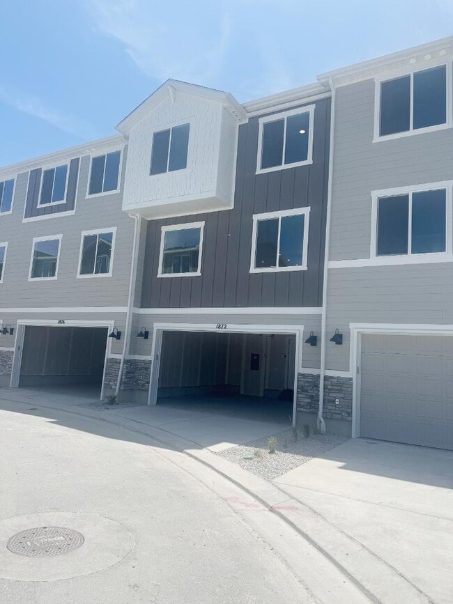 Photo - 1872 E Thunder Ln