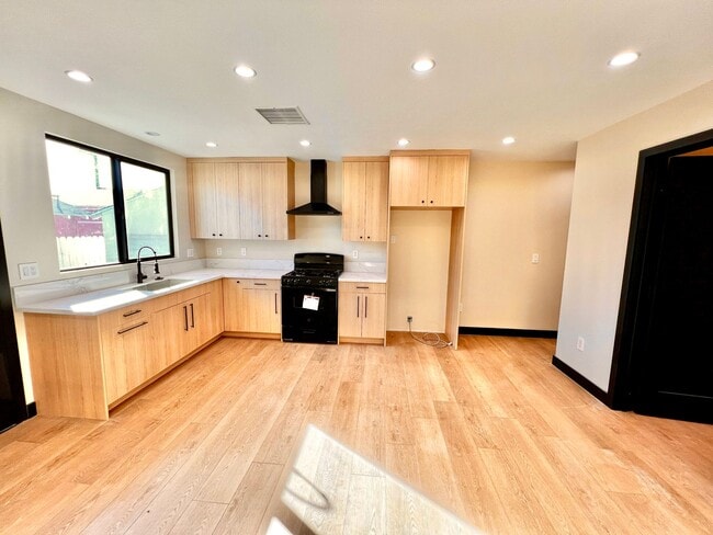 Photo - 7309 Yarmouth Ave Unidad 7309 1/2 Yarmouth Ave