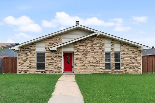 Building Photo - 5033 Avery Ln