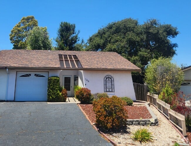 Building Photo - 168 Summit Dr Rental