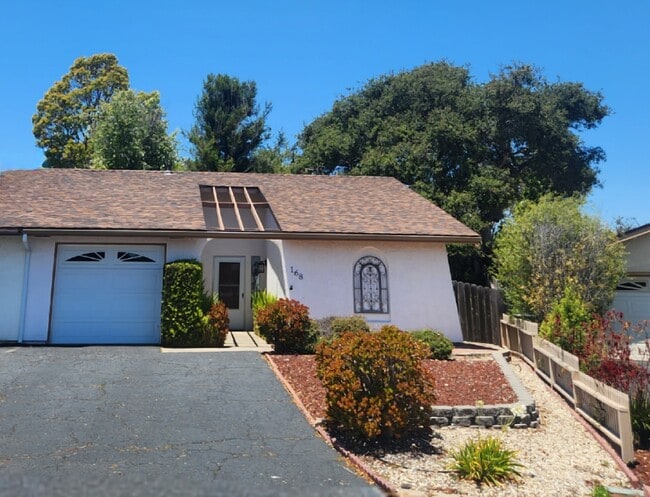 Building Photo - 168 Summit Dr Rental