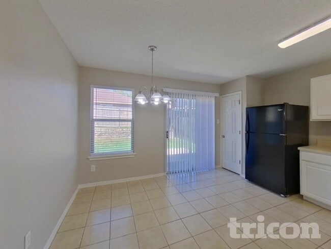 Photo - 10100 Chapel Oak Trail