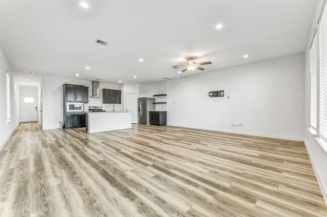 Photo - 3028 Crown Gate Dr