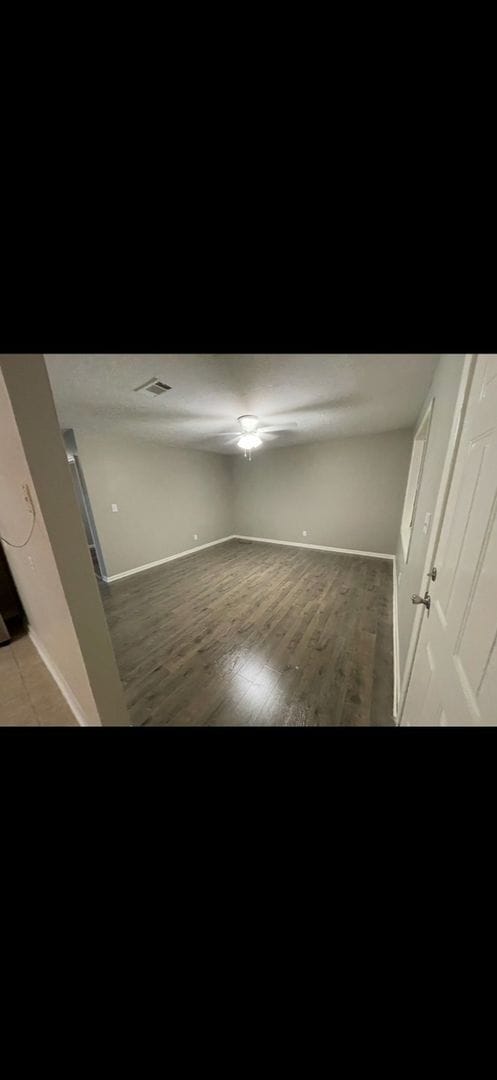 Photo - 220 20th St N