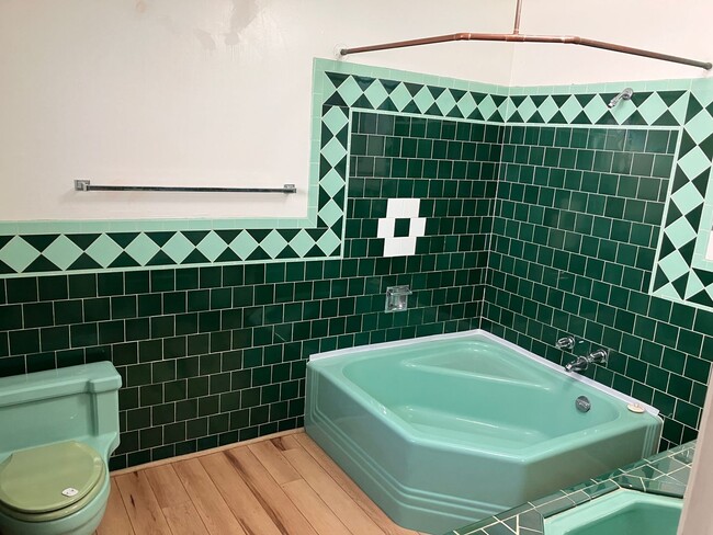 Photo - LA636-Bateman Unit #3