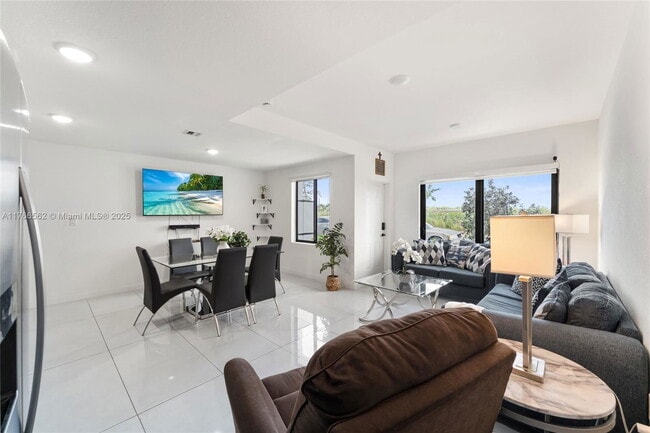 Building Photo - 14590 SW 260th St Rental