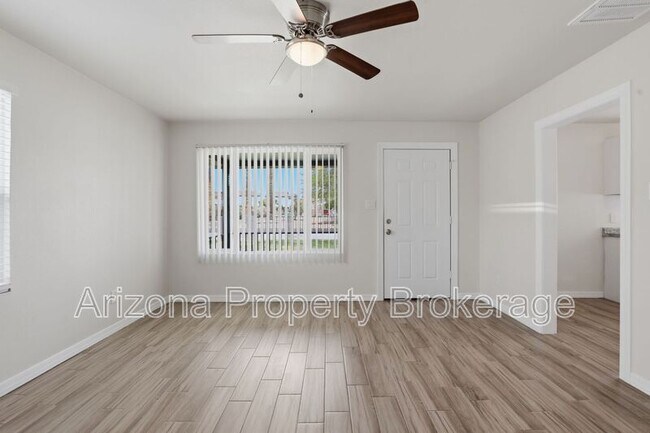 Photo - 805 E Turney Ave Unidad #4