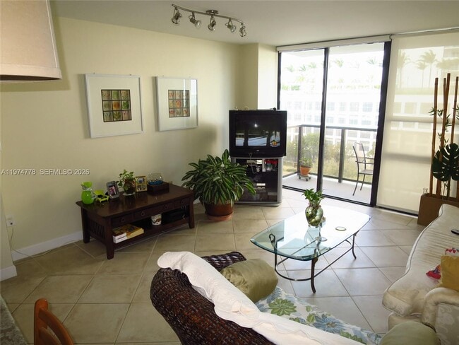Photo - 600 NE 36th St Unit 619