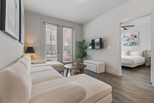 Building Photo - 5820 1/2 Cameron Rd Unit FL1-ID1364166P