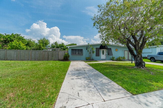 Building Photo - 170 Banyan Dr Rental