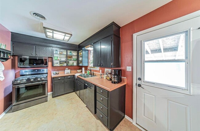 Photo - 1212 Dover Dr