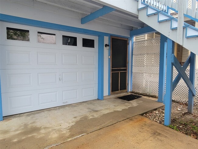 Photo - 717 Church St