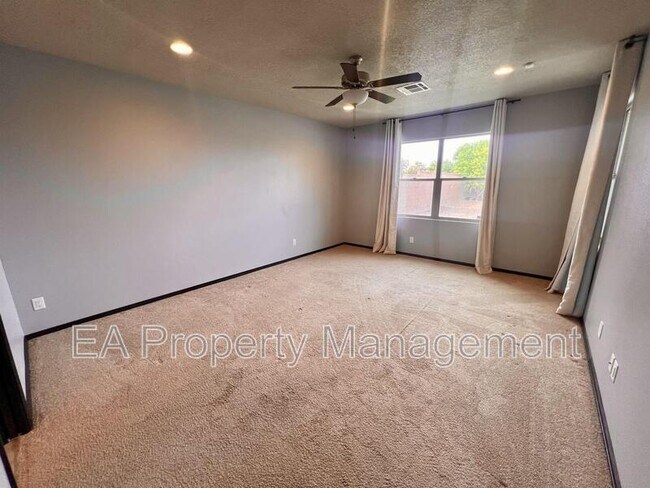 Photo - 7215 Valle Jardin Ln NW