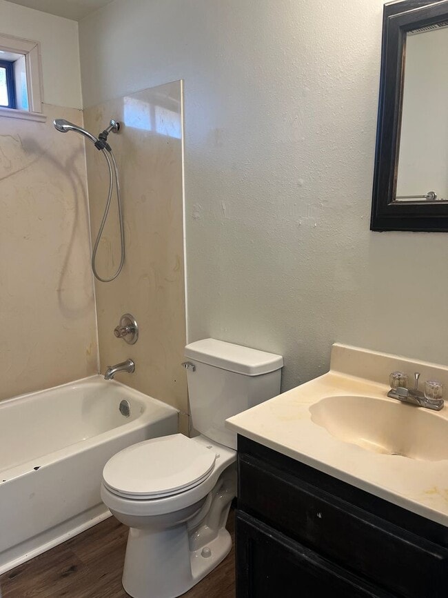 Photo - 511-513 Plum St Unidad 511