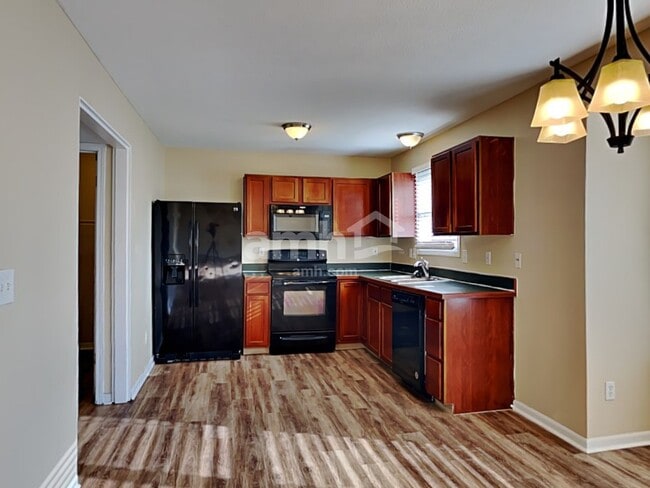 Photo - 5785 Chase Run