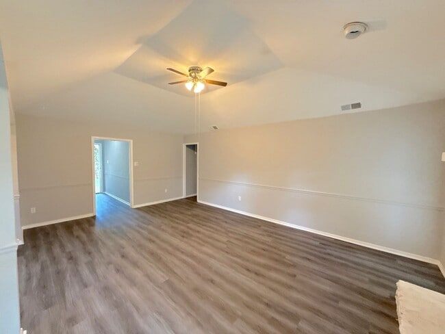 Photo - 7400 Isherwood Rd