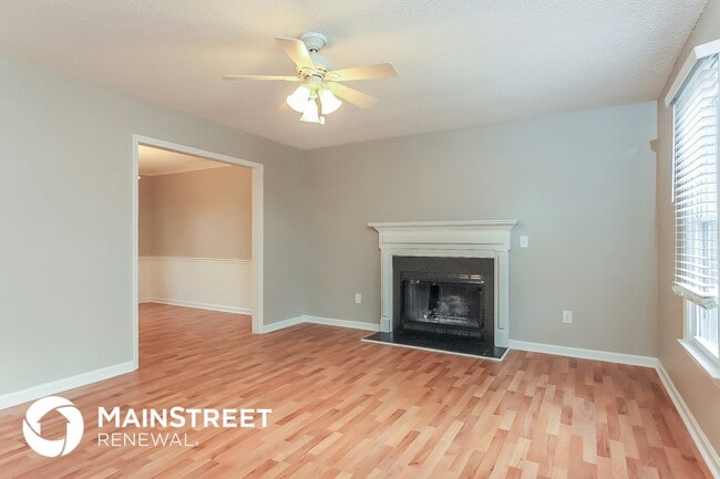 Photo - 828 Penncross Dr