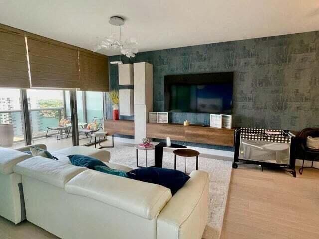 Photo - 5875 Collins Ave