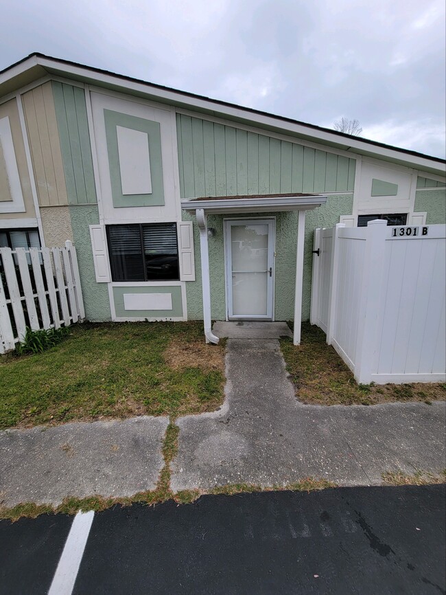 Building Photo - 1301 Turkey Ridge Rd Rental