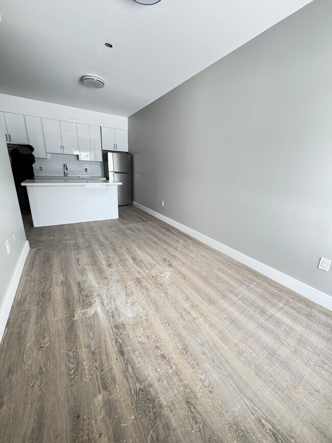 Building Photo - Unit C1-199 Pine Street Unit C1