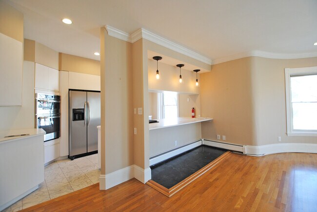 33 Longwood Ave Unit 3