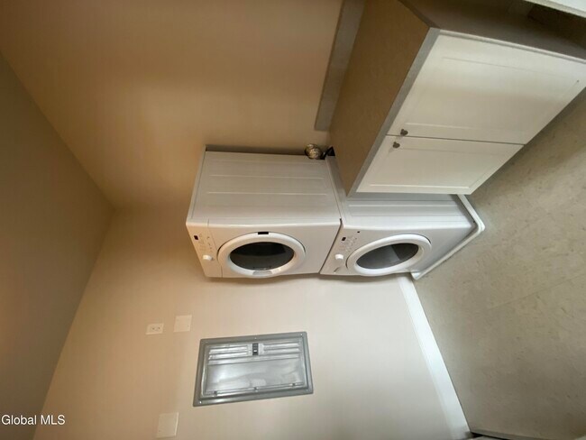 Photo - 2 West Ave Unidad 201