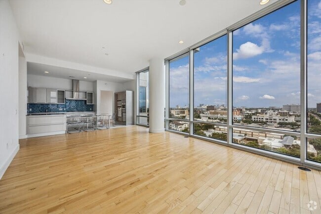 Building Photo - 2727 Kirby Dr Unit 9B Rental
