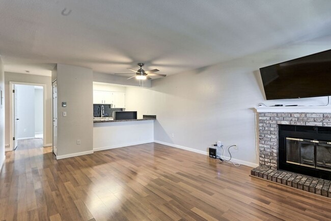 Building Photo - Students Welcome! Move In Special-$200 Off 1st Months Rent! Fantastic & Classy 2-Bed 2-Bath Ranch... Unit 1601 W Swallow 1G