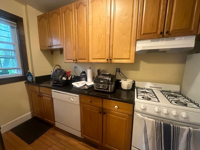 Photo - 156 Magazine St Unidad 25