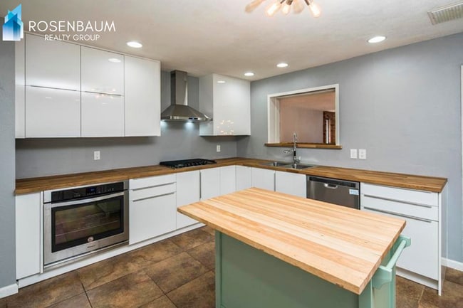 Photo - Charming 4-beds, 2-baths single-level home nestled in Mesa!