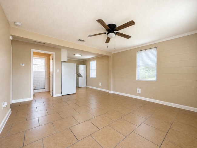 Building Photo - 8724 Forshey St Unit 2B