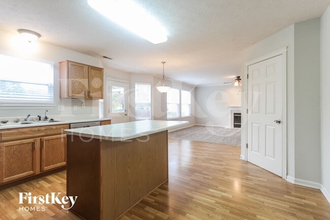 Photo - 6262 Saddletree Dr