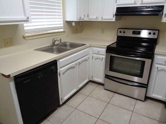 Building Photo - 5264 Brightside View Dr Unit B