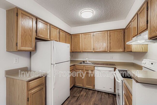 Photo - 11913 E Harvard Ave Unidad Apt 105