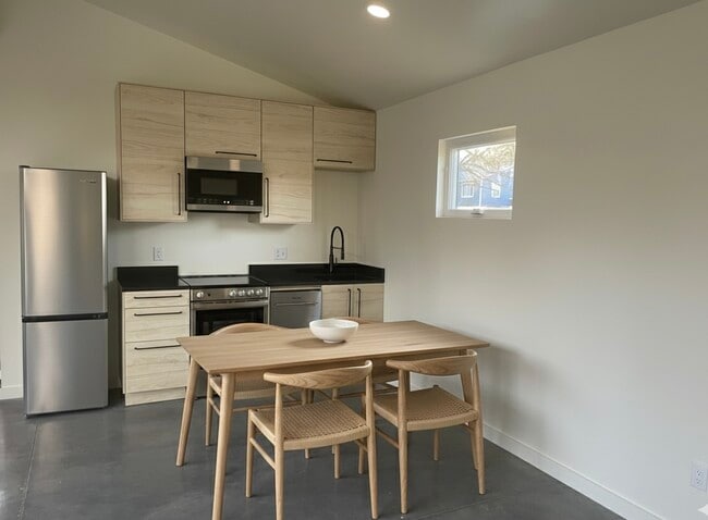 Photo - 1110 Waneetah Ave