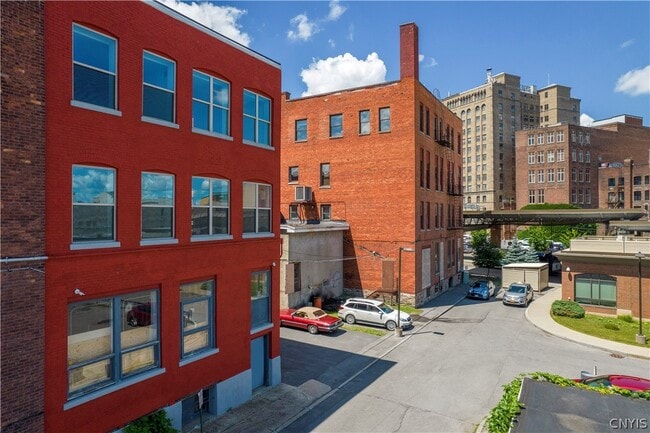 Photo - 221 Elizabeth St